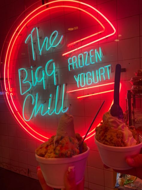 Frozen yogurt big chill los angeles sweet dessert ice cream cookie dough Ice Cream Cookie Dough, Dessert Ice Cream, Big Chill, Ice Cream Cookies, Sweet Desserts, Cookies And Cream, Frozen Yogurt, Cookie Dough, Yogurt