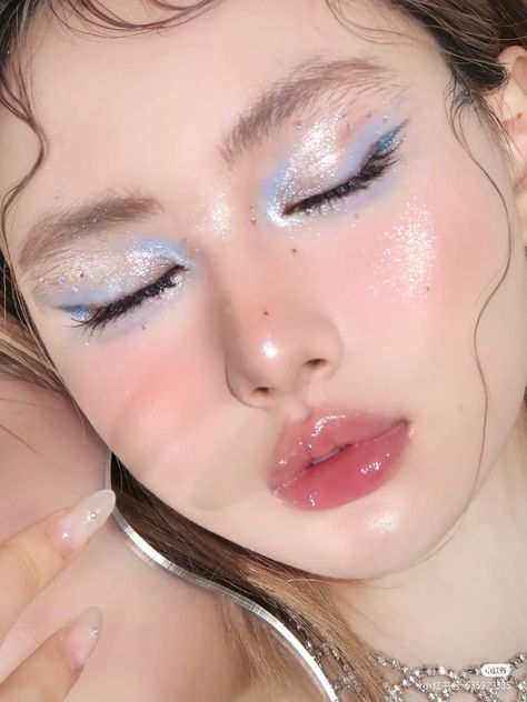 Soft Whimsical Makeup, Soft Ethereal Aesthetic Makeup, Colorful Ethereal Makeup, Blue Fairy Eye Makeup, Cloud Eye Makeup, Soft Fairy Makeup, Ethereal Makeup Blue, Dreamy Makeup, Ethereal Purple Eye Makeup