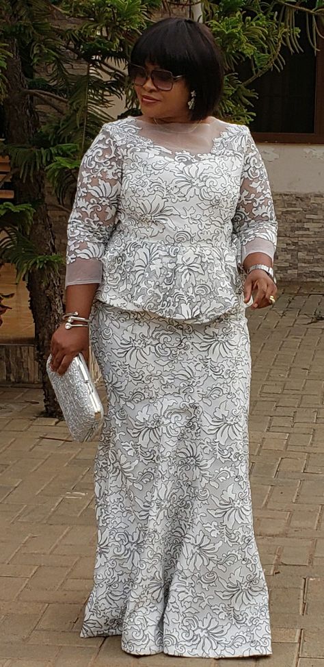 White Cord Lace Gown Styles, Africa Lace Dress Styles, Cord Lace Gown Styles Nigerian, Cord Lace Gown Styles, Lace Gown Styles Nigerian, Classy White Dress, Lace Dress Classy, Long Dress Plus Size, African Lace Styles