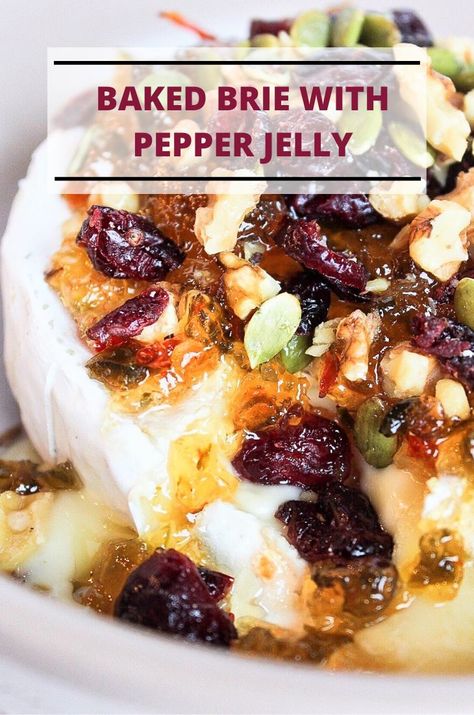 this baked brie with pepper jelly is the perfect thanksgiving appetizer or friendsgiving recipe. #friendsgiving #thanksgivingrecipes #bakedbrie #easythanksgivingappetizers Brie With Pepper Jelly, Friendsgiving Recipe, Brie Recipes Appetizers, Bits And Bites, Brie Cheese Recipes, Baked Brie Appetizer, Baked Brie Recipes, Pepper Jelly Recipes, Thanksgiving Appetizers Easy