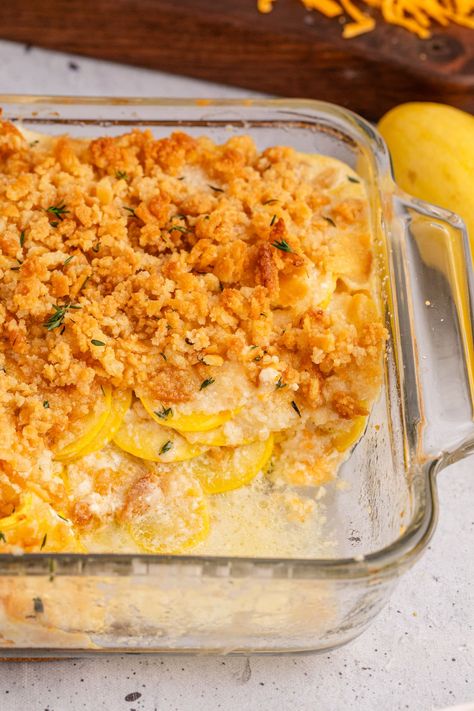 Squash Casserole With Ritz Crackers, Casserole With Ritz Crackers, How To Make Squash, Ritz Cracker Topping, Zucchini Casserole Recipes, Yellow Squash Casserole, Cracker Toppings, Sweet Potato Souffle, Ritz Cracker