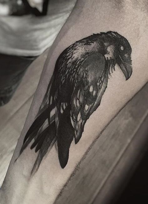 Black Crow Tattoos, Natur Tattoo Arm, Crow Tattoos, Raven Tattoos, Rabe Tattoo, Gotik Tattoo, Leg Tats, Crow Tattoo Design, Vogel Tattoo