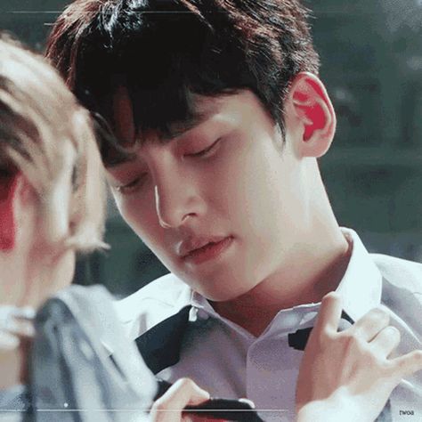 Ji Chang Wook Abs, The K2 Korean Drama, Suspicious Partner Kdrama, Kapten Marvel, Ji Chang Wook Photoshoot, Ji Chang Wook Smile, Suspicious Partner, Drama Gif, Park Bogum