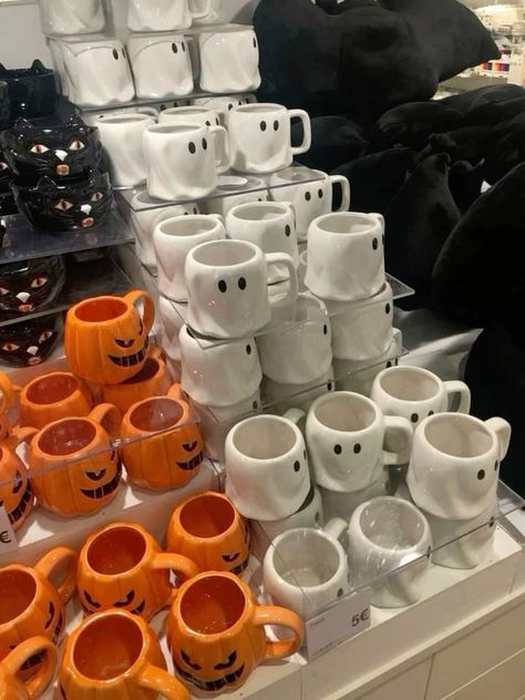 Flying Tiger Copenhagen Products, Flying Tiger Halloween, Spooky Mugs, Ghost Mugs, Bat Plushies, Halloween Plushies, Tiger Aesthetic, Tiger Halloween, Halloween Sleepover