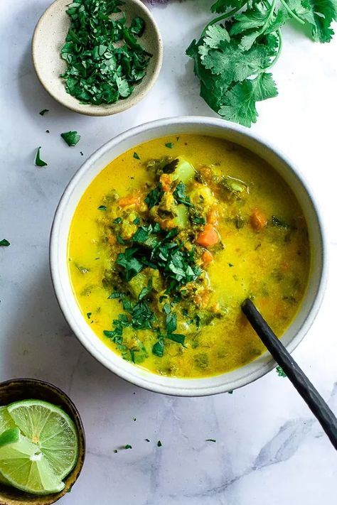 Carrot Soup Vegan, Kale Soup Vegan, Gut Healing Soup, Vegan Carrot Soup, Low Fodmap Recipes Dinner, Fodmap Meal Plan, Zucchini Carrot, Low Fodmap Diet Recipes, Fodmap Diet Recipes