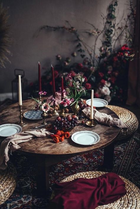 Yalda Night Ideas Decor, Haftsin Ideas, Turkish Flat Bread, Nowruz Table, Easy Mediterranean Recipes, Mediterranean Recipe, Haft Seen, Yalda Night, Turkish Decor