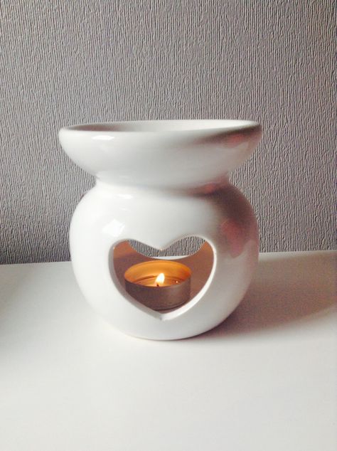 Clay Wax Melter, Pottery Candles, Ceramic Wax Melter, Ceramic Oil Diffuser, Ideas Ceramica, Wax Melter, Pottery Candle, What To Do When Bored, Wax Melters