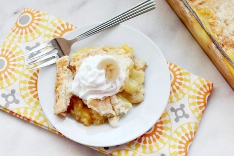 Banana Pudding Dump Cake, Banana Dump Cake, Pudding Dump Cake, Dump Desserts, Banana Pudding Pies, Banana Cakes, Cherry Dump Cake, Just Pies, Dump Recipes