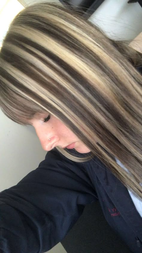 Brown And White Highlights, Under Layer Highlights, Chunky Blonde Highlights With Bangs, Blonde Chunky Highlights On Brown Hair, Chunky Highlights With Bangs, Brown Skunk Hair, Highlights 2000s, Skunk Highlights Curly Hair, Chunky Blonde Highlights On Brown Hair