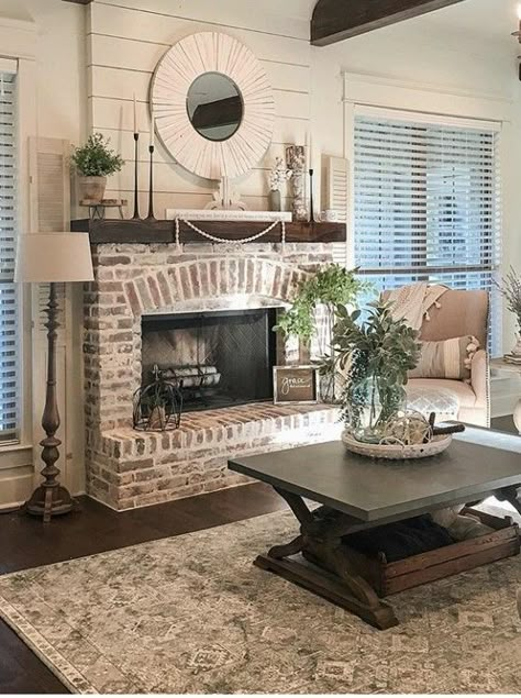 Farmhouse Fireplace, Casa Country, Fireplace Remodel, Home Fireplace, Fireplace Makeover, Living Room Remodel, Brick Fireplace, Room Remodeling, A Living Room