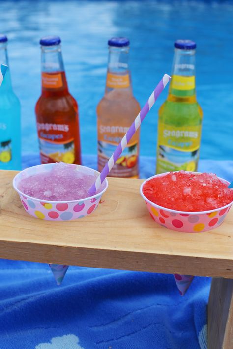 Reading "DIY Snow Cone Holder" on The Sweetest Occasion Diy Snow Cone, Summer Snow, Board Games Diy, Diy Snow, Reading Diy, Snow In Summer, Tasty Drinks, Reception Food, Colored Glasses