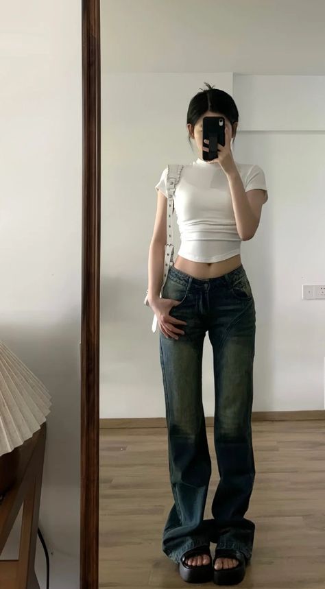 Low Waist Pants Outfit, Pant Outfits, Trendy Boy Outfits, Downtown Outfits, 2000s Fashion Outfits, Swaggy Outfits, Kpop Fashion Outfits, 2000s Fashion, Casual Style Outfits