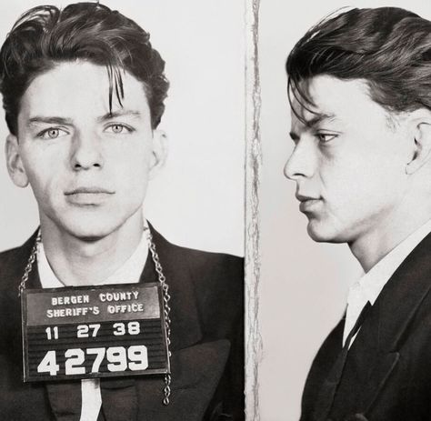 23 year old Frank Sinatra’s mugshots in 1938. He was arrested for seduction and adultery. Frank Sinatra Mug Shot Poster, Frank Sinatra Aesthetic Vintage, Frank Sinatra Aesthetic, Frank Sinatra Mugshot, Frank Sinatra Poster, Young Frank Sinatra, Young Sinatra, Celebrity Mugshots, John Stamos