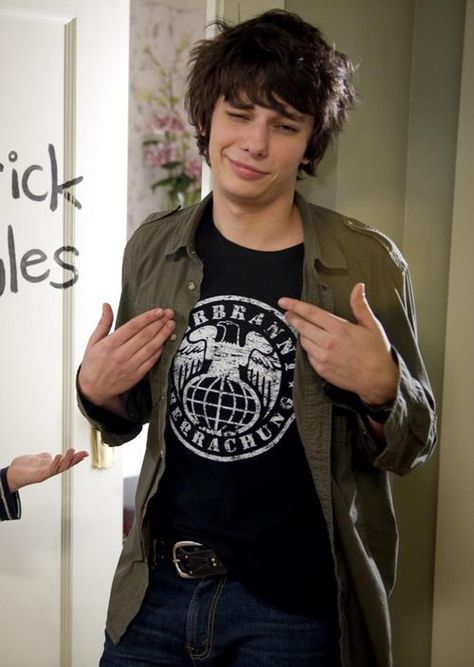 Wimpy Kid Movie, Rodrick Heffley, Chica Punk, Devon Bostick, Wimpy Kid, Emo Guys, Kid Movies, The Perfect Guy