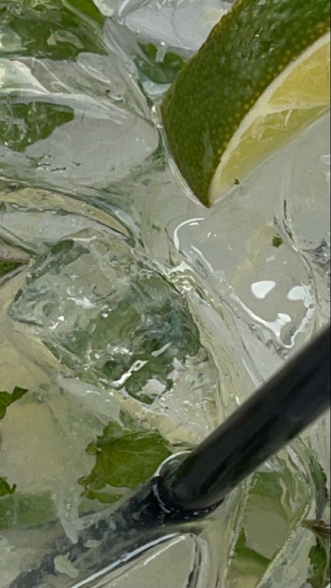 Mojito Wallpaper, Mojito Aesthetic, Mint Mojito, Mojito, Aesthetic Photo, Art Wallpaper, Mint, Fruit, Collage