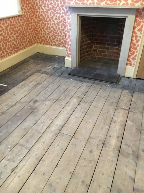 Uncovering old wood floors. Old Wood Floors Restoring, Wood Floor Restoration, Diy Hardwood Floors, Wood Floor Repair, Light Wood Kitchens, Old Wood Floors, Painted Wood Floors, Living Room Wood Floor, Floor Restoration