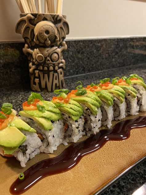 [Homemade] dragon/philly combo roll #food #foods Roll Food, Dragon Roll, Cream Photos, Ice Cream Photos, Dessert Pictures, Dinner Wedding, Gluten Free Cooking, Kitchen Inspo, Beautiful Dishes