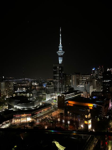 New Zealand At Night, New Zealand Auckland City, New Zealand Aesthetic City, New Zealand Wallpaper, City Aesthetics, New Zealand Cities, Vision Board Photos, Auckland City, Packing List For Vacation