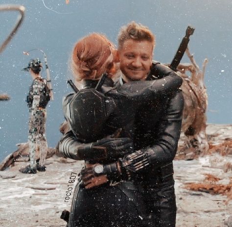 Natasha Romanoff And Clint Barton, Hawkeye And Natasha, Clint And Natasha Fanart, Natasha And Clint, Clint And Natasha, Natasha And Clint Friendship, Pepper Potts And Natasha Romanoff, Emotional Movies, Clint Barton