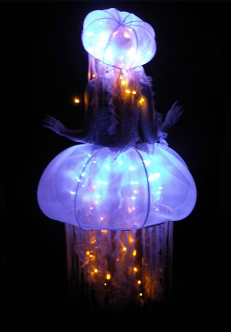 Water Costume Ideas, Jellyfish Outfit, Jellyfish Costume, Mermaid Costume, Futuristic Fashion, Cute Halloween Costumes, Kawaii Clothes, Fantasy Fashion, Character Outfits