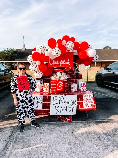 Chickfila Trunk Or Treat Ideas, Chick Fil A Drive Thru Trunk Or Treat, Trunk Or Treat Ideas Fast Food, Trunk Or Treat Ideas Games, Chick Fil A Pumpkin Painting, Chic Fil A Trunk Or Treat Ideas, Chic Fil A Trunk Or Treat, Chickfila Trunk Or Treat, Chick Fil A Halloween Costume