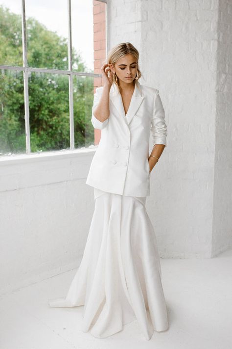 Minimalist Bridal Style | Wedding dress by Halfpenny London | Image by Agnes Black Blazer Wedding, Halfpenny London, Wedding Dresses Whimsical, White Lace Skirt, Minimalist Wedding Dresses, Wedding Dress Pictures, Casual Wedding Dress, Casual Wedding, Elegant Wedding Dress