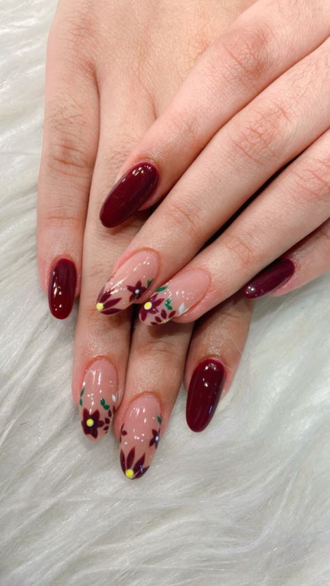 Floral Red Nails, Dark Cherry Red Nails Acrylic Design, Dark Red Nails With Flowers, Wine Red Acrylic Nails Designs, Dark Wine Nails With Design, Vine Red Nails, Maroon And Pink Nails, Dark Maroon Nails Design, Nail Art Maroon Elegant