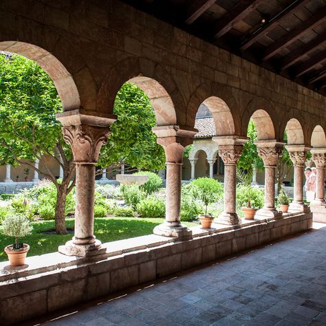 Cloisters Nyc, Places Worth Visiting, Voyage New York, New York Photography, The Cloisters, Medieval Times, Cultural Experience, New York Travel, Metropolitan Museum Of Art