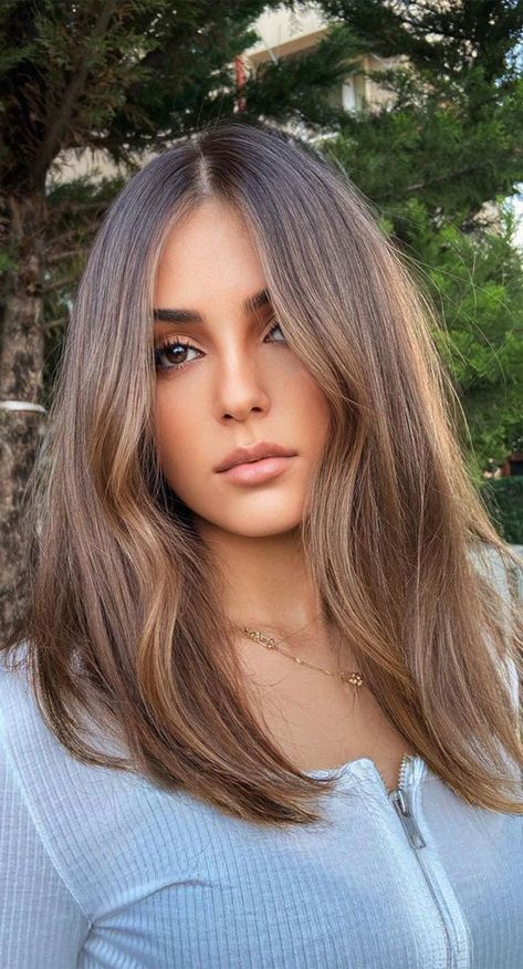 Light Brown Hair Medium Skin, Hair Colours For Pale Skin Brown Eyes, Ask Brown Hair, Brown 2023 Hair, Hazelnut Brunette Hair, Dark Chocolate Blonde Hair, Mousy Brown Hair Color, Chestnut Short Hair, Mousy Brown Balayage