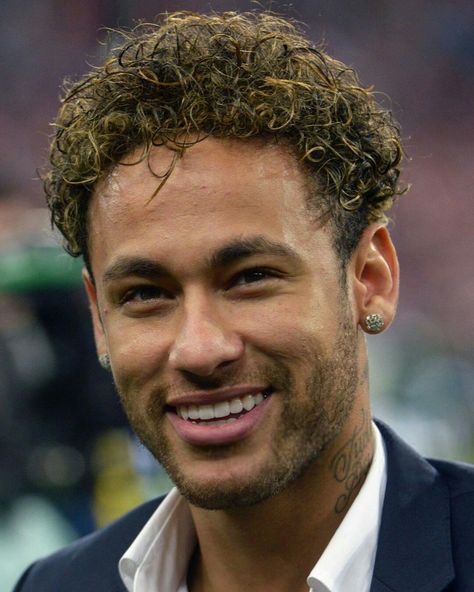 Neymar Curly Hair, Neymar Hot, Neymar Jr Wallpapers, Eminem Slim Shady, Romeo Santos, Neymar Jr, Eminem, Neymar, Football Players