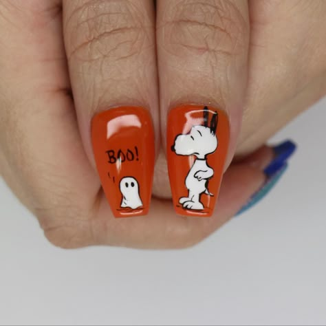 Halloween Nails Snoopy, Halloween Snoopy Nails, Peanuts Halloween Nails, Snoopy Nails Halloween, Snoopy Halloween Nails, Snoopy Fall Nails, Ghost Nail Art, Snoopy Nails, Ghost Nail