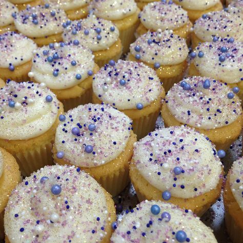 Purple and gold glitter mini cupcakes Iridescent Cupcakes, Sparkle Cupcakes, Fairy Tea Parties, Sprinkle Cupcakes, Diy Cupcakes, Custom Cupcakes, Purple Sparkle, Garden Fairy, Third Birthday