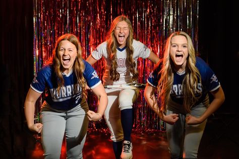 Softball Team Poses, Softball Poses For Media Day, Softball Media Day Poses Funny, College Softball Media Day Poses, Softball Media Day Poses Duo, Softball Media Day, Baseball Media Day Poses, Softball Poses, Softball Pictures Poses Individual