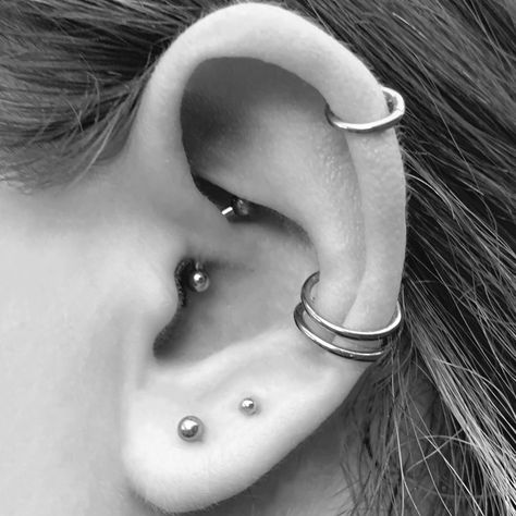 Men’s Conch Piercing, Conch Piercing Men, Ear Persing, Ear Aesthetic, Earring Aesthetic, Piercing Chart, Piercing Conch, Cool Ear Piercings, Earrings Aesthetic