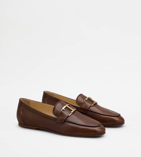 Woman BROWN Timeless Loafers in Leather XXW79A0GG90NF542G825 | Tods Timeless Accessories, Bags And Accessories, Italian Luxury, Luxury Shoes, Metallica, Leather Upper, Dust Bag, Online Shop, In Italy