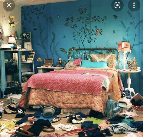 Lara Jean Covey Bedroom Inspiration, Tatbilb Bedroom, Lara Jean Room Inspiration, Lara Jean Covey Bedroom, Laura Jean Covey Room, Lara Jean Aesthetic Bedroom, Lara Jean Room Aesthetic, Lara Jean Bedroom Inspiration, Lara Jean House