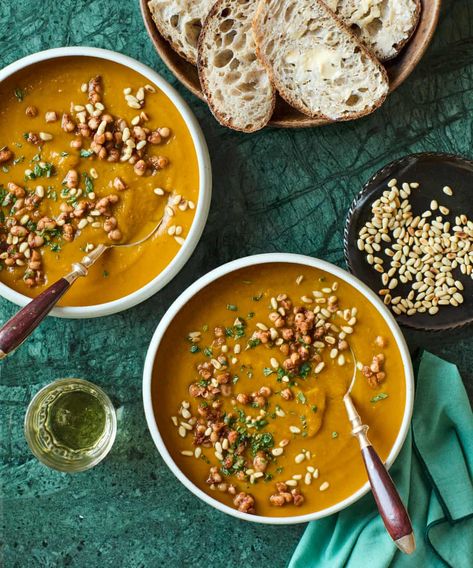 Soup Quick And Easy, Squash And Sweet Potato Soup, Soup Quick, Rose Harissa, Winter Lunch, White Bean Recipes, Quick And Easy Soup, Easy Soup, White Bean Soup