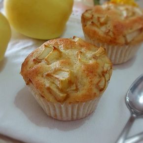 MUFFIN ALLE MELE DELLA NONNA dolce soffice con yogurt | Cucinare è come amare Fun Cupcake Recipes, Light Cakes, Peach Desserts, Breakfast Sweets, Baking Muffins, Baking Party, Just Bake, Great Desserts, Mini Muffins