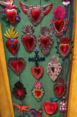 Hearts Mexican Decor, I Love Heart, Tin Art, Art Tattoos, Mexican Culture, Mexican Style, Mexican Art, Mexican Folk Art, Heart Art