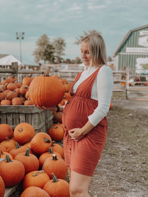 Pumpkin Patch Bump Pictures, Fall Pumpkin Maternity Photos, Fall Bump Pictures, Pumpkin Patch Photoshoot Maternity, Baby Announcement Pumpkin Patch, Pregnant Pumpkin Patch Photos, Maternity Shoot Pumpkin Patch, Maternity Photography Pumpkin Patch, Maternity Photo Shoot Ideas Pumpkin Patch