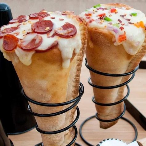 Pizza Cone Recipe, Unique Pizza Toppings, Pizza Toppings Combinations, Pizza Craft, Incredible Pizza, Pizza Cones, Unique Pizza, Pizza Pockets, Make Your Own Pizza