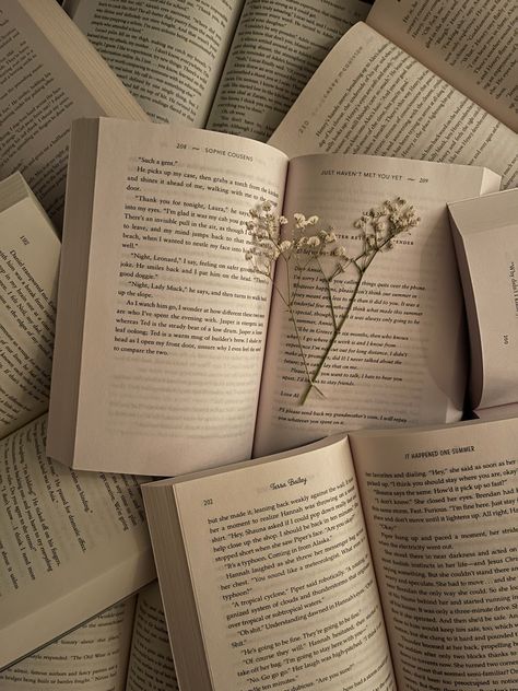 Literature Aesthetic Background, Zoom Wallpaper, Vision Board Images, Vision Board Photos, Book Wallpaper, Vision Board Inspiration, I Love Books, Aesthetic Backgrounds, Quote Aesthetic