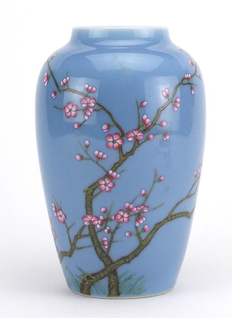 Chinese Ceramic Art, Chinese Vase Painting, Chains Painting, Chinese Pottery Ceramics, Chinese Porcelain Pattern, Chinese Tree, Rose Palette, Vases Design, China Vase