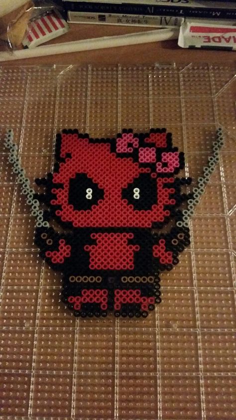 Perler Bead Album Cover, Star Perler Bead Patterns, Melty Beads Ideas Easy, Deadpool Hello Kitty, Perler Beads Designs Easy, Iron Beads Pattern, Pixel Sanrio, Pixel Art Pattern Easy, Hello Kitty Perler Beads