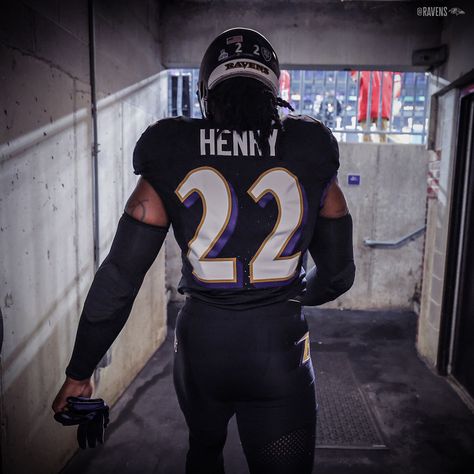 Derrick Henry Ravens, Batista Wwe, Ravens, Deandre Hopkins, Derrick Henry, Baltimore Ravens Football, Ravens Football, Nfl Photos, Sport Portraits