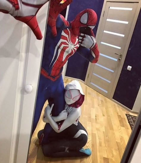 Halloween Parejas, Spiderman Suits, Couples Halloween Outfits, Cute Couple Halloween Costumes, Cute Couple Outfits, Cute Relationship Photos, Matching Couple Outfits, Fantasias Halloween, Cute Couples Photos