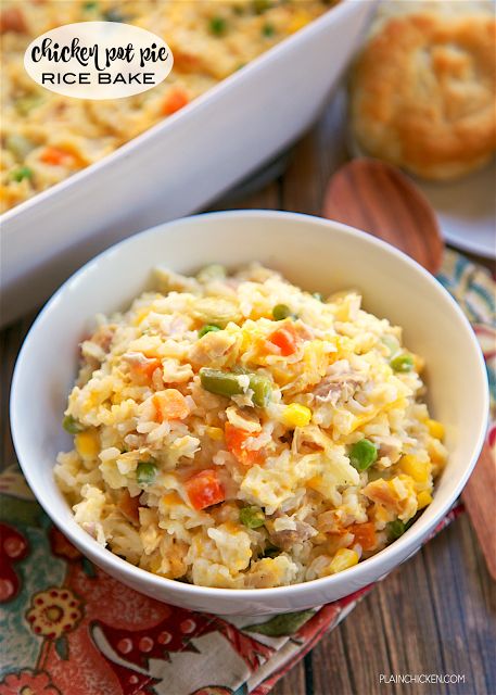 Chicken Pot Pie Rice Bake - chicken, mixed vegetables, cheddar, cream of chicken, sour cream and rice. Ready in 30 minutes! A whole meal in one pan. No need for extra sides!! We love to serve this with some buttermilk biscuits to complete the meal. Everyone loves this easy casserole dish! Rice Casseroles, Rice Bake Recipes, Making Rice, Easy Casserole Dishes, Rice Bake, Main Dish Casseroles, Vacation Meals, One Pot Dinners, Plain Chicken