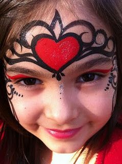 Heart tiara... another possibility for the Queen of Hearts. Turtle Face Paint, Ninja Turtle Face Paint, Gothic Tiara, Princess Face Painting, Face Painting Tips, Girl Face Painting, Red Tent, Face Painting Easy, Kids Face Paint