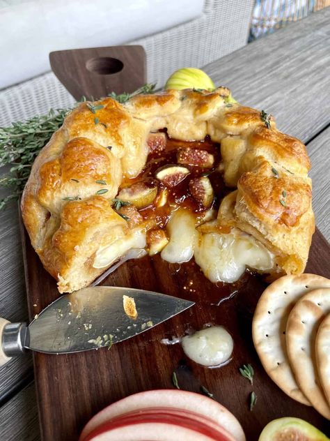 Baked Brie Crescent Roll Fig Jam, Baked Brie With Fig Jam, Brie With Fig Jam, Baked Brie With Jam, Breakfast Brunch Party, Crescent Roll Appetizers, Jam Roll, Crescent Bake, Brie Appetizer