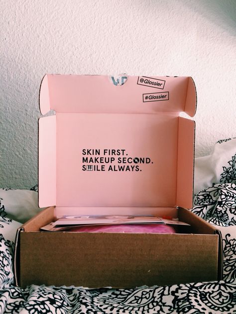 glossier packaging #glossier #maskforce #packaging @glossier Skincare Boxes Packaging, Pr Boxes Packaging Aesthetic, Makeup Packaging Design Boxes, Shipping Box Packaging Design, Glossier Pr Package, Glossier Packaging, Ecommerce Packaging, Online Packaging, Shipping Packaging